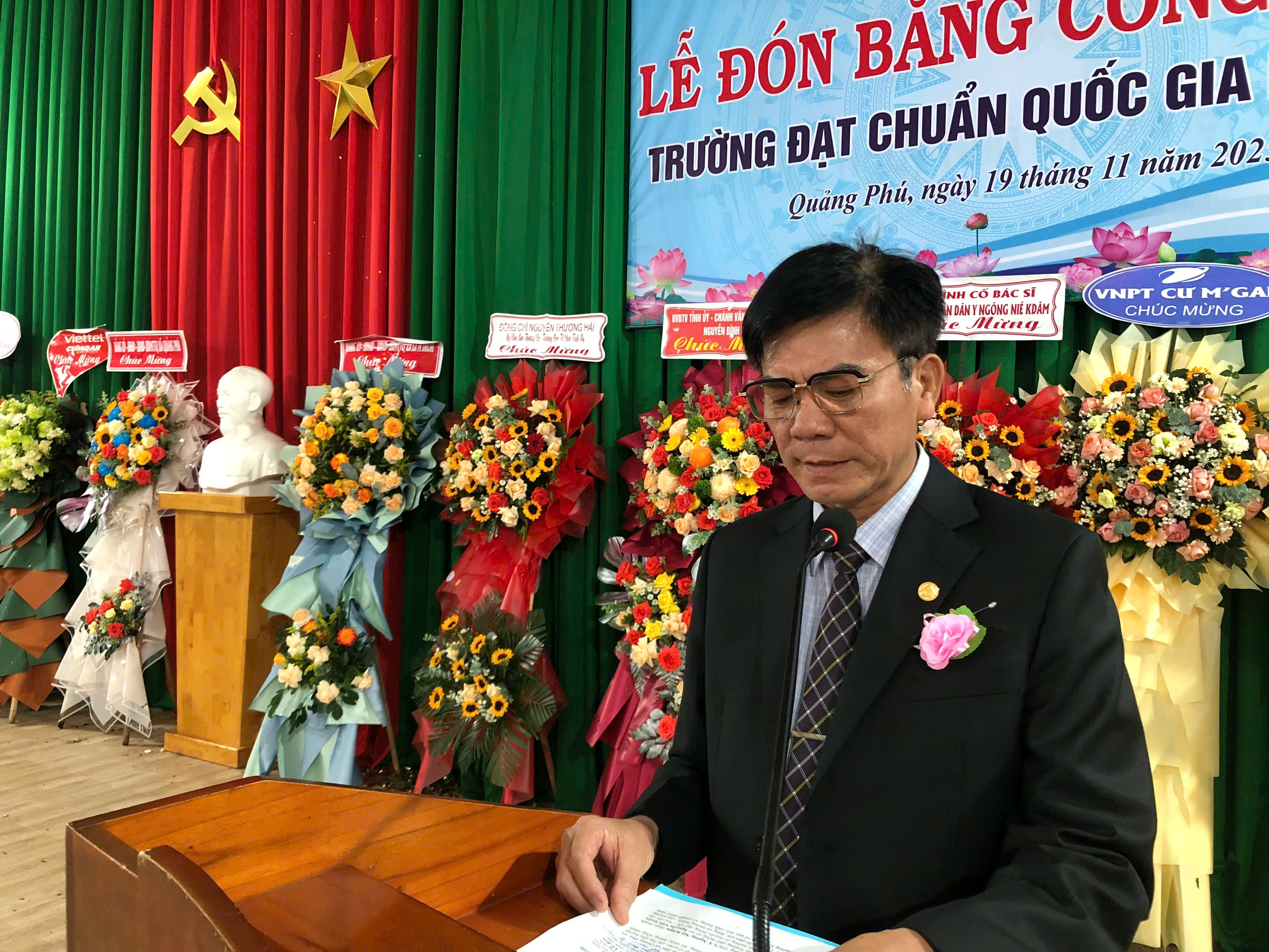 Chủ tịch UBND xã phát biểu